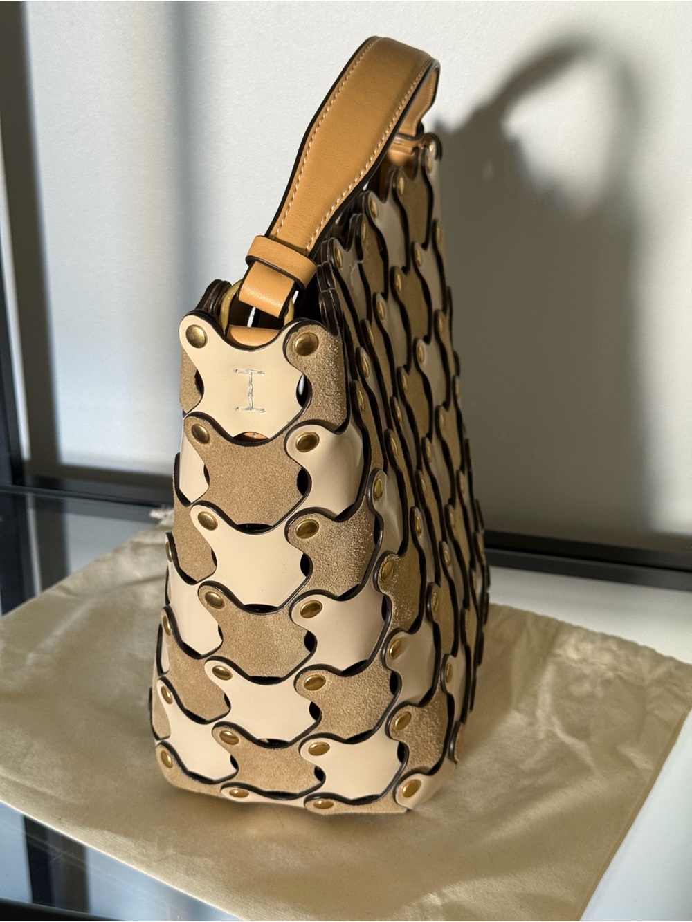 Tory Burch McGraw Jigsaw Bucket Bag - Picture 2 of 5